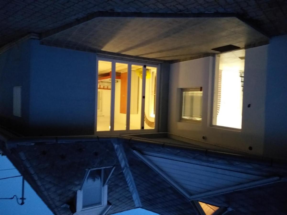 Апарт отель Azure House Кестхей Экстерьер фото