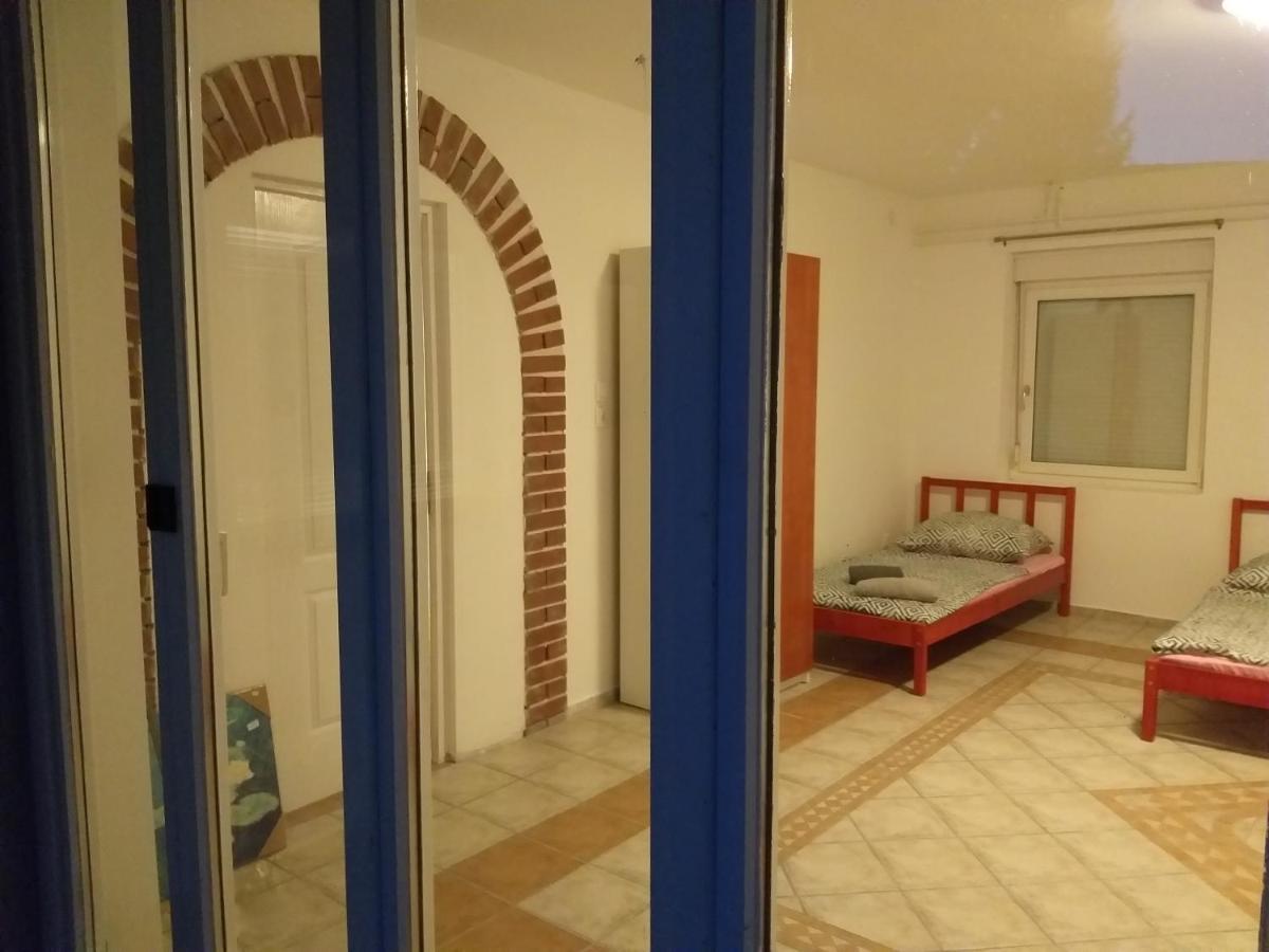 Апарт отель Azure House Кестхей Экстерьер фото