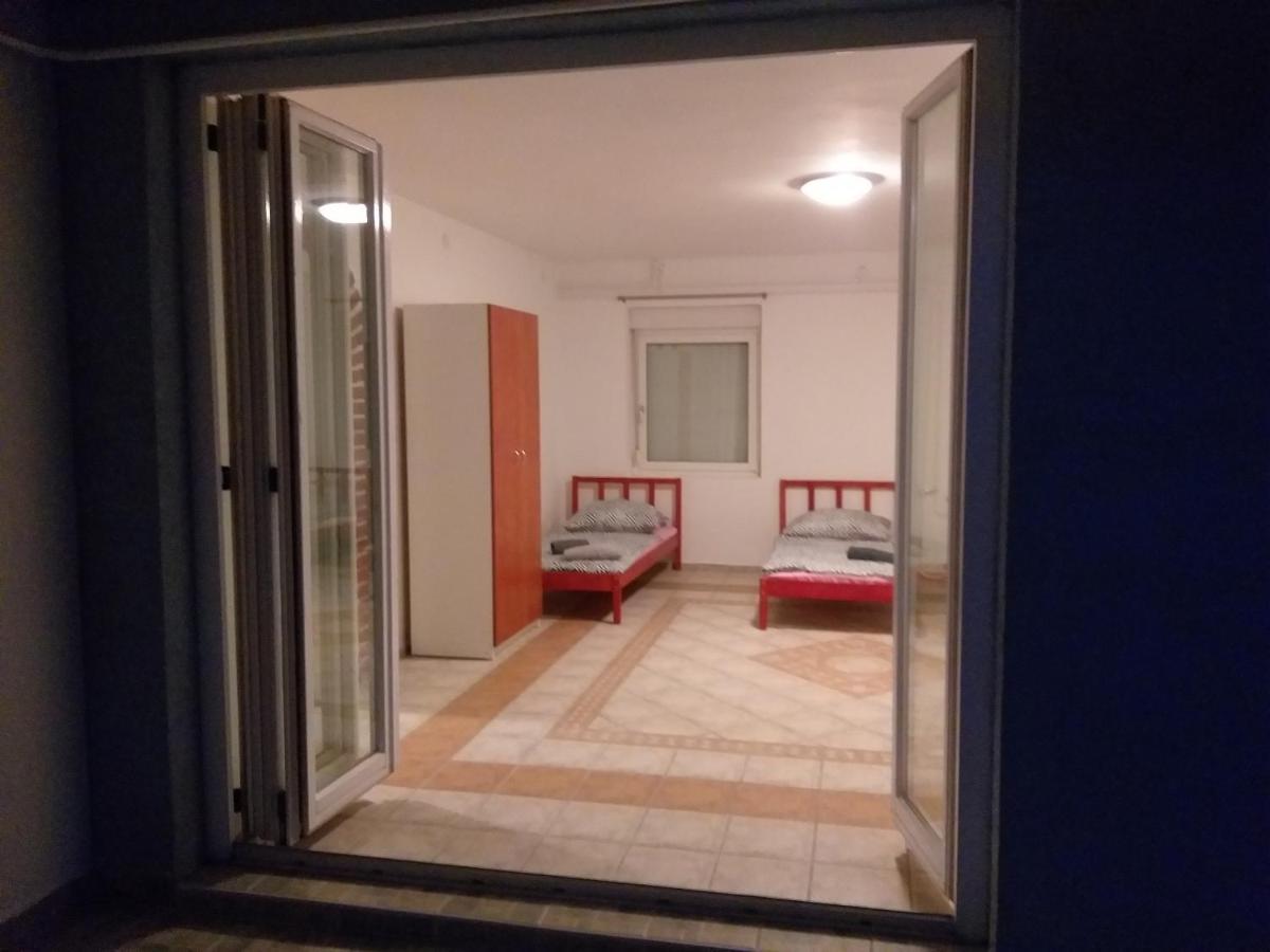 Апарт отель Azure House Кестхей Экстерьер фото