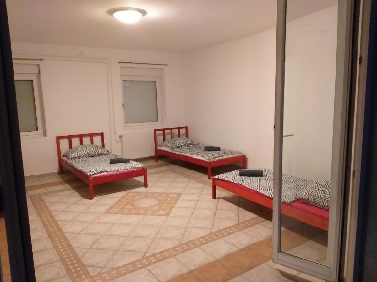 Апарт отель Azure House Кестхей Экстерьер фото