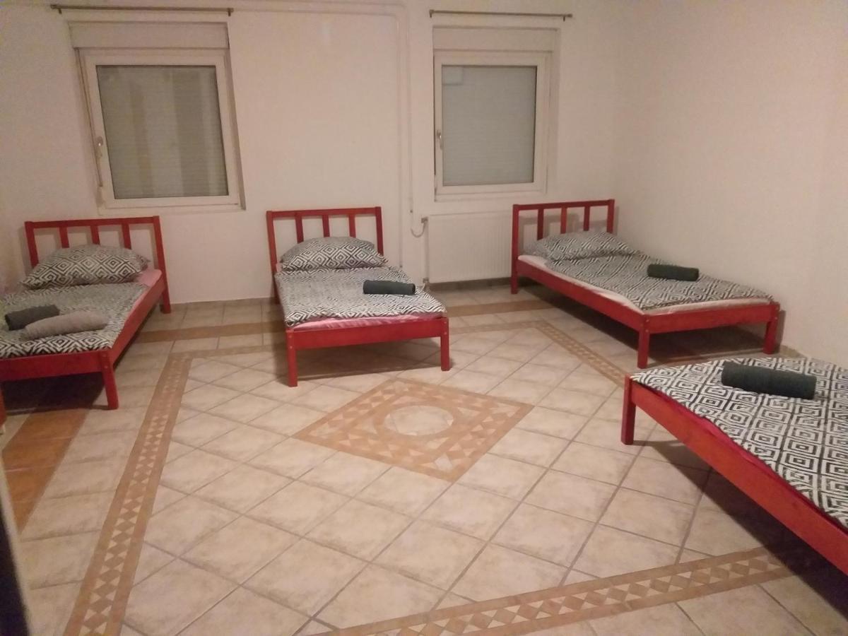 Апарт отель Azure House Кестхей Экстерьер фото